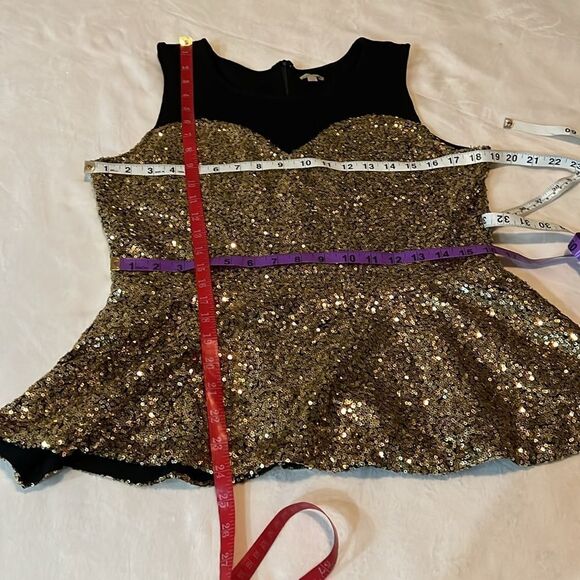 Gianni Bini Peplum Top Woman’s Gold Sequins Sheer Scoop Neck Sleeveless Large - Picture 11 of 12